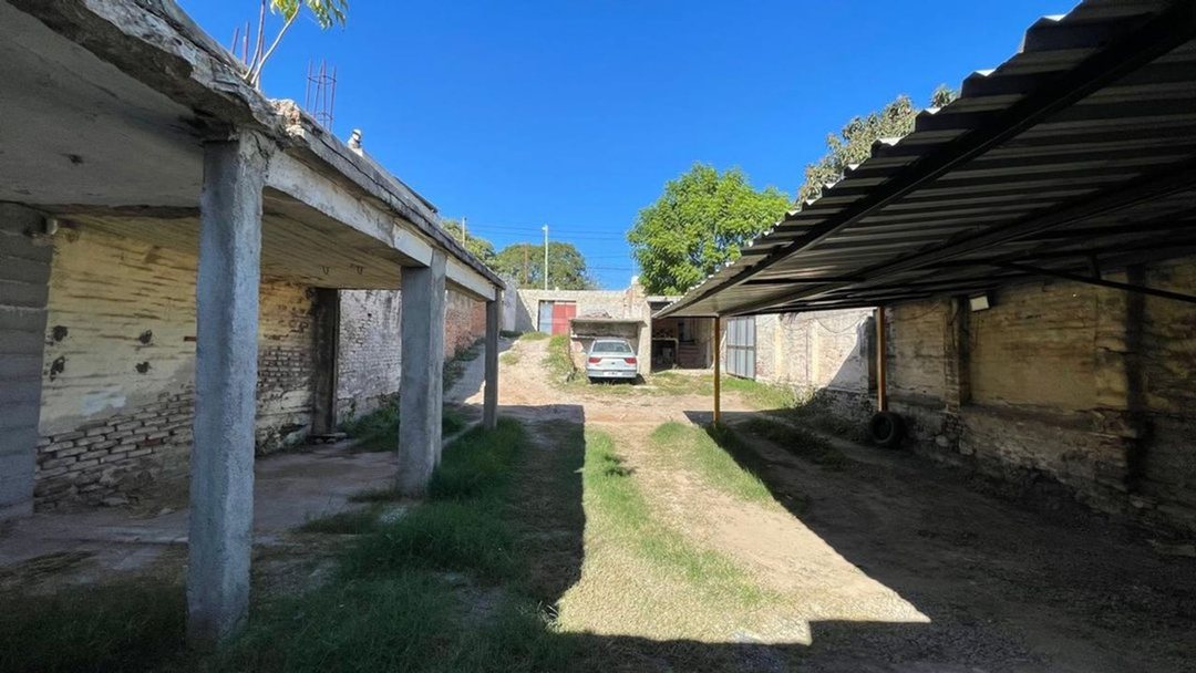 ALQUILER DE TERRENO CON COCHERAS B ALTAMIRA