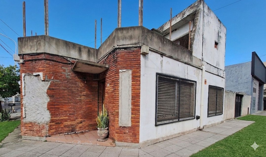VENTA CASA 4 AMBIENTES LOMAS DEL MIRADOR