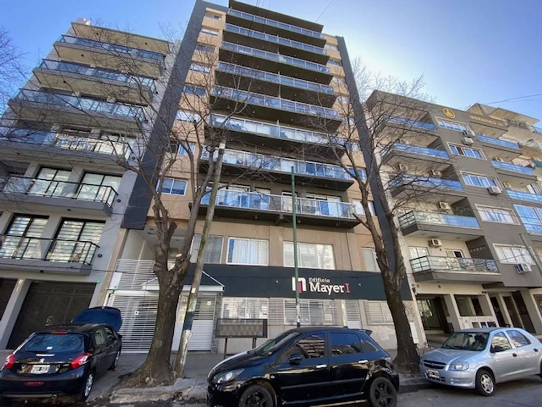 Venta y/o alquiler. Cochera cubierta en La Plata