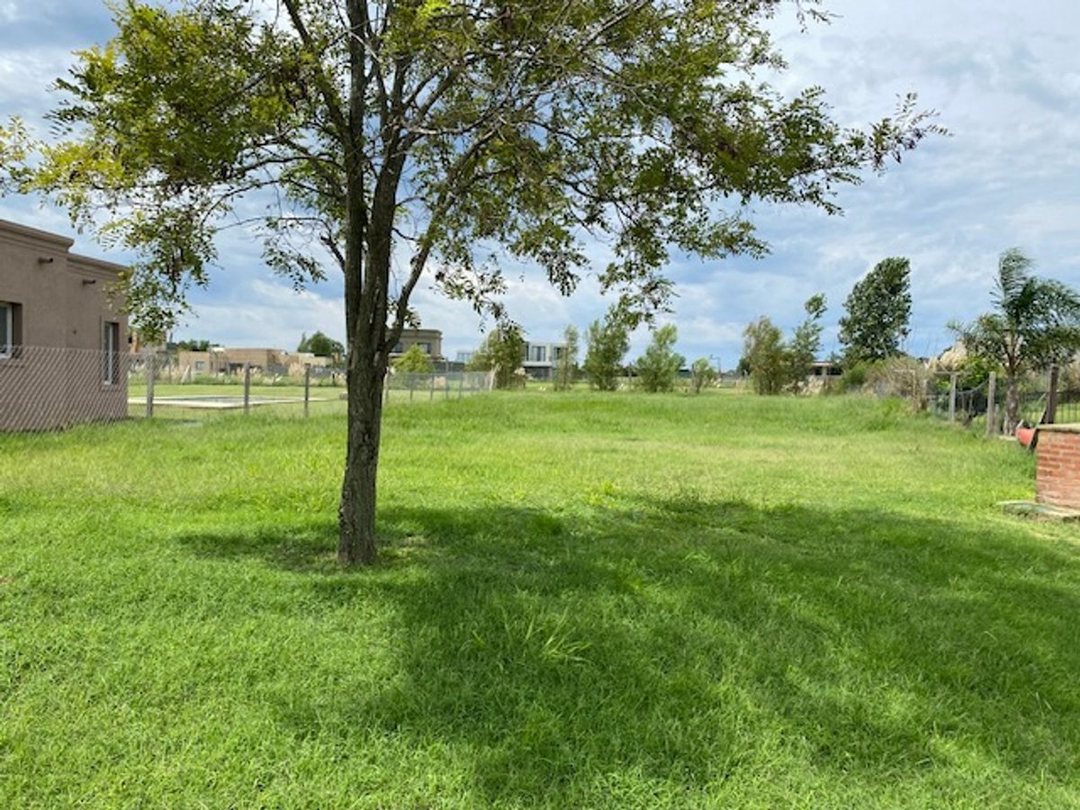 VENTA LOTE SAN SEBASTIAN AREA 11 PILAR 842 M2