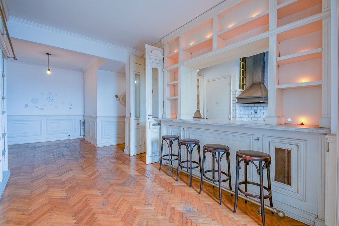 Venta 4 ambientes Barracas, PISO PARQUET NUEVO
