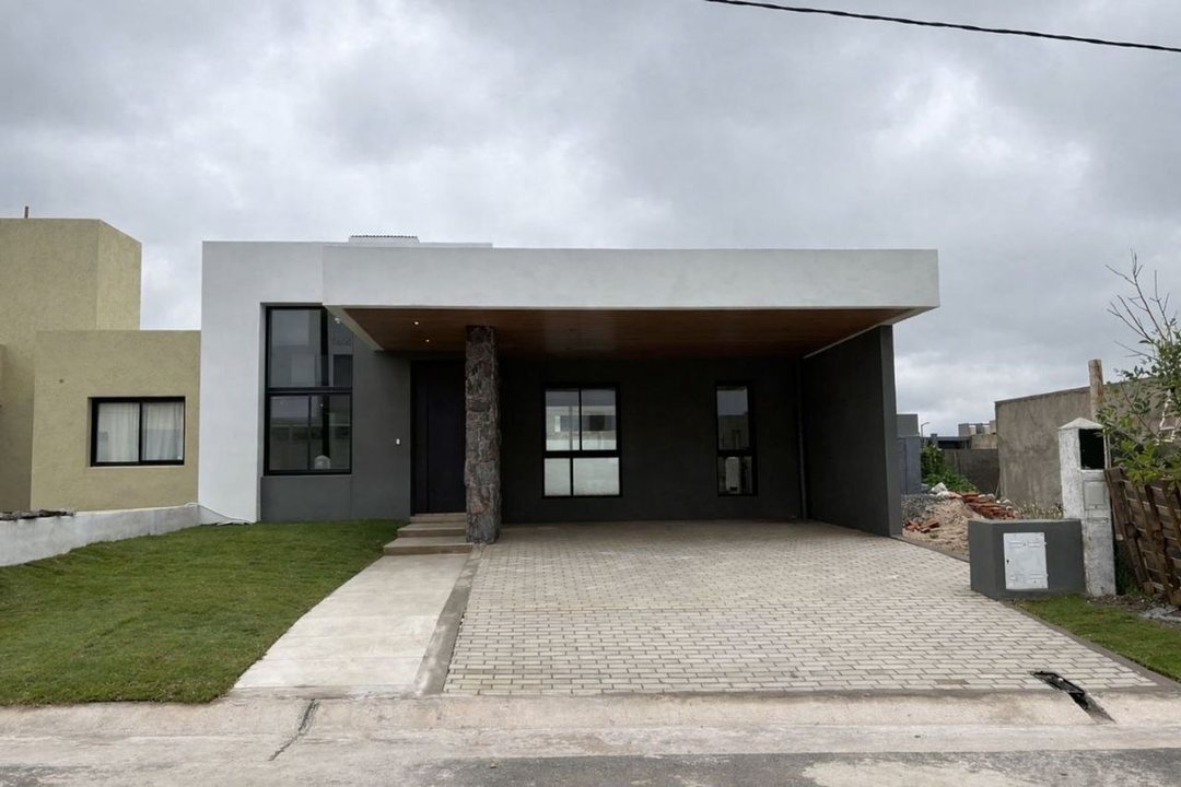 VENTA CASA 3 DORMITORIOS DOCTA  EN UNA PLANTA