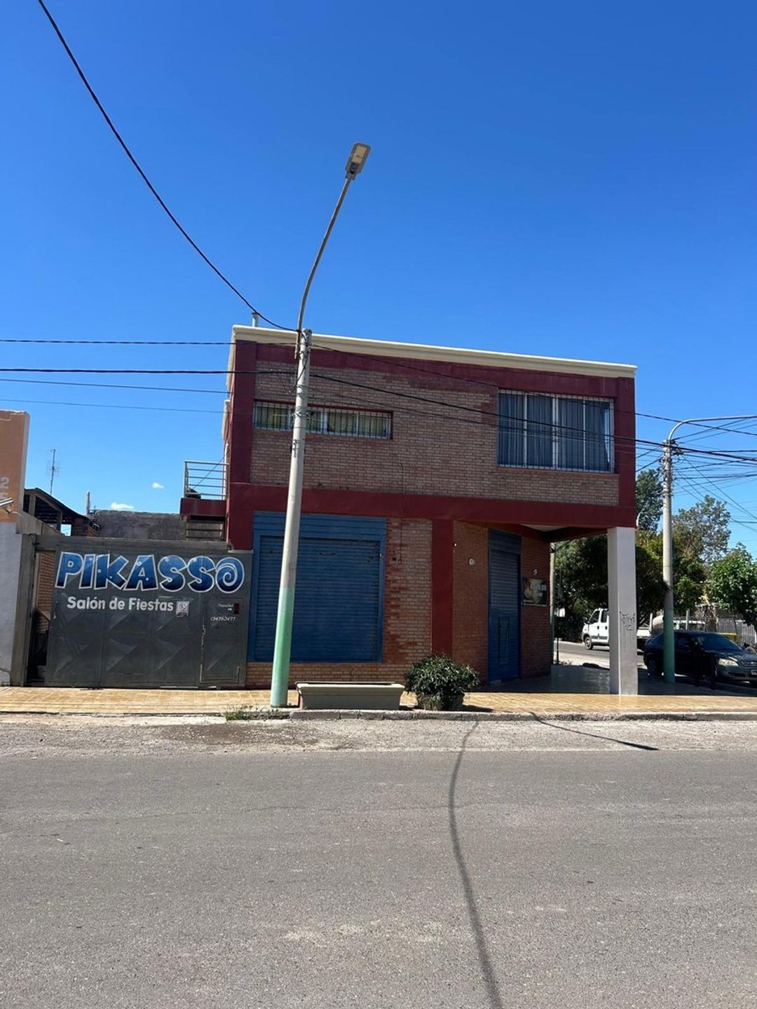 VENTA SALON COMERCIAL MAS DEPARTAMENTO. RIVADAVIA