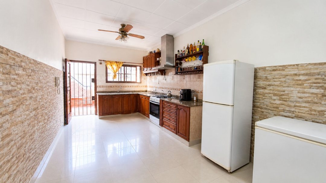 PH 5 AMB. 3 DORM, 2 BAÑOS, PATIO, COCHERA, QUINCHO