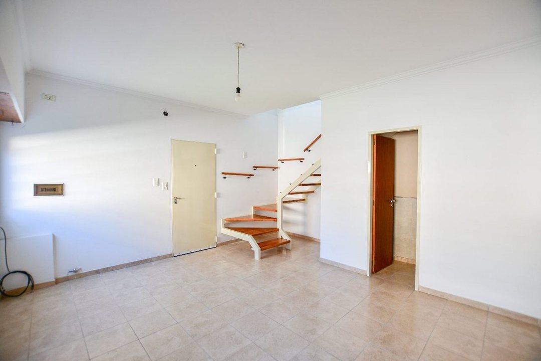 DUPLEX EN VENTA LA PLATA 2 DORMITORIOS
