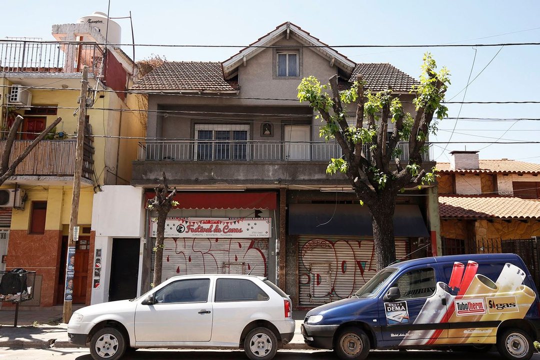Venta – Casa s/lote propio - a Refaccionar-