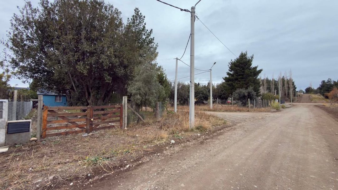 TERRENO EN ESQUINA B. ABEDULES, CON TINY HOUSE