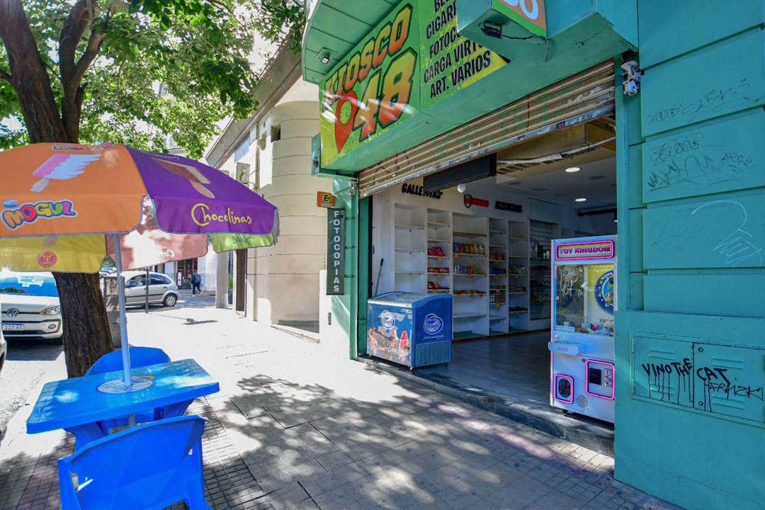 Local comercial c/ entrepiso Alquilado kiosco