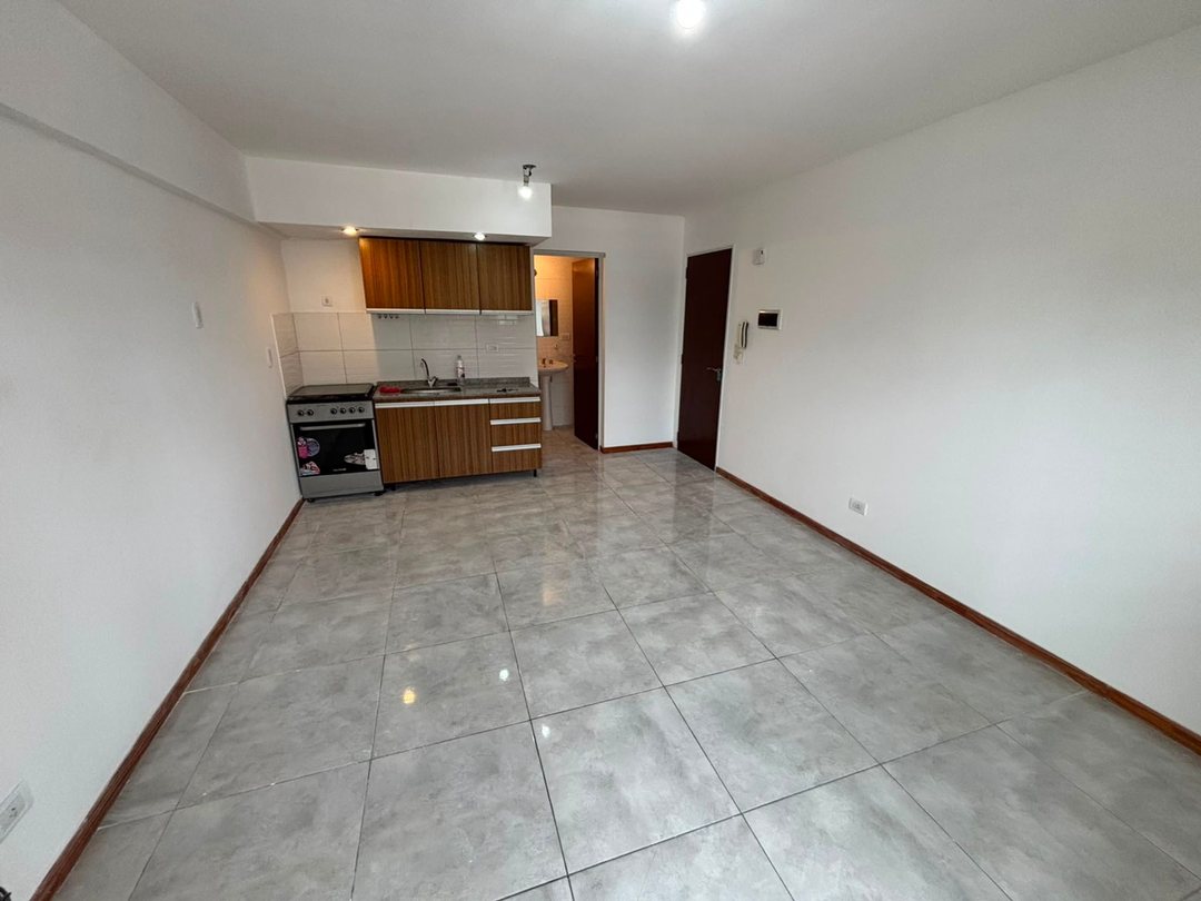 VENTA MONOAMBIENTE, BALCÓN, A METROS DE LA SIBERIA