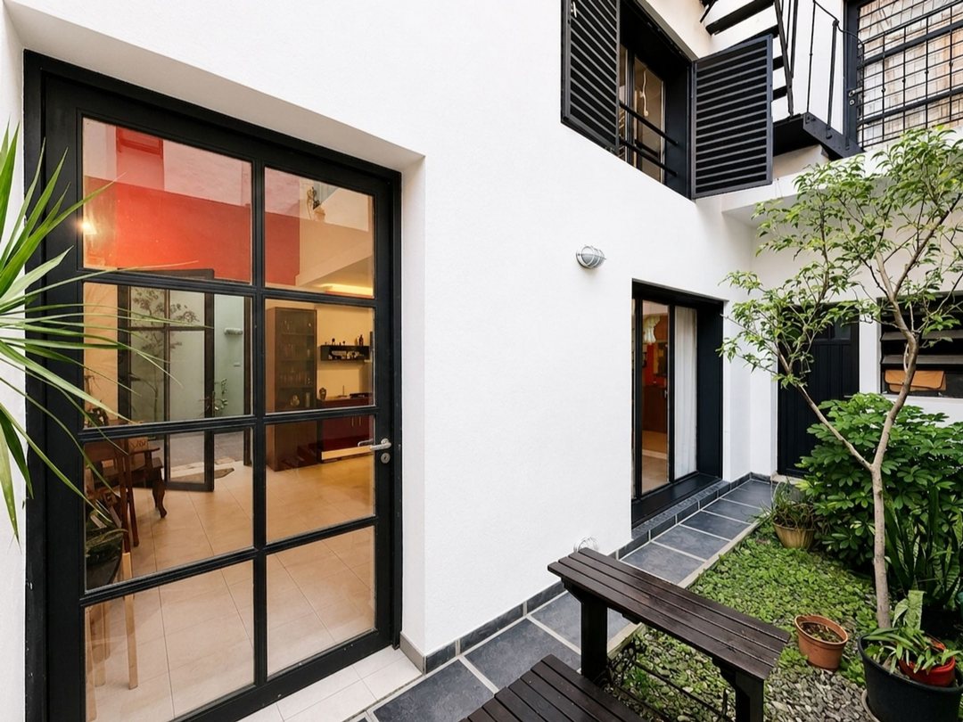 CASA DE PASILLO DE 3 DORMITORIOS EN VENTA - CENTRO