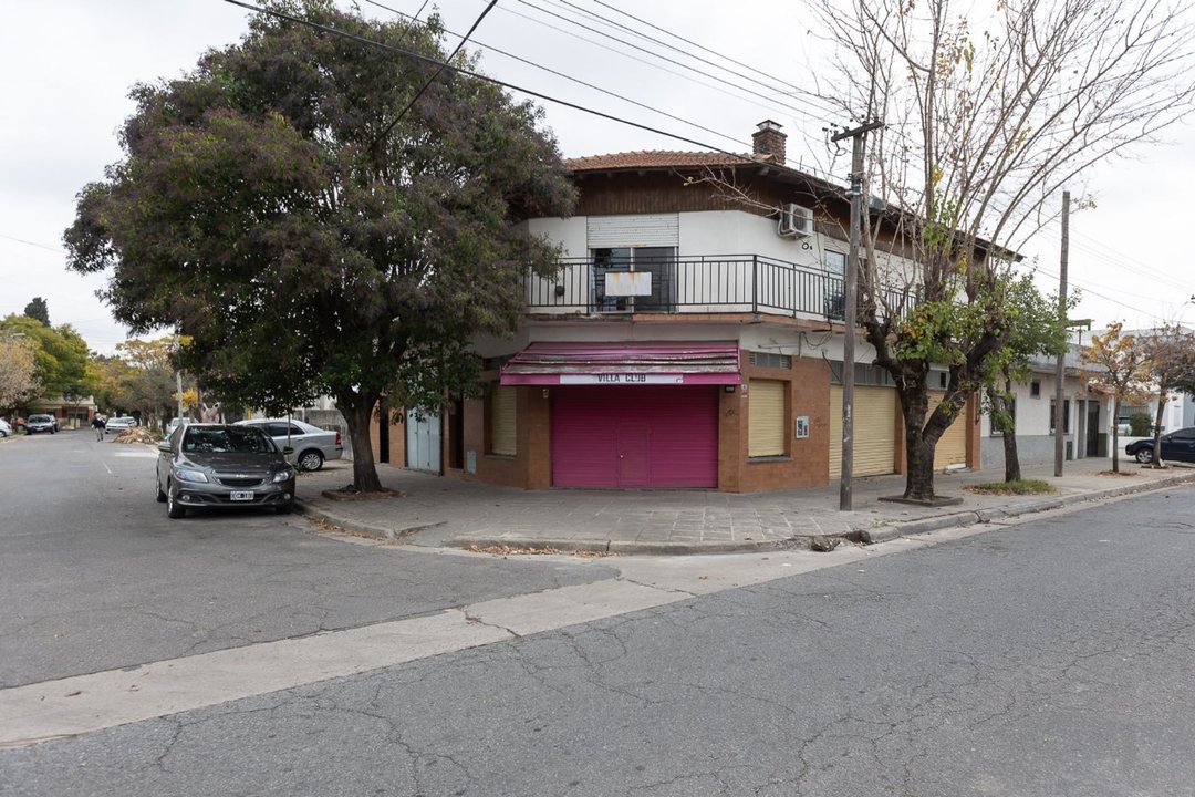 VENTA 3 PH + 2 LOCALES IDEAL PARA INVERSION