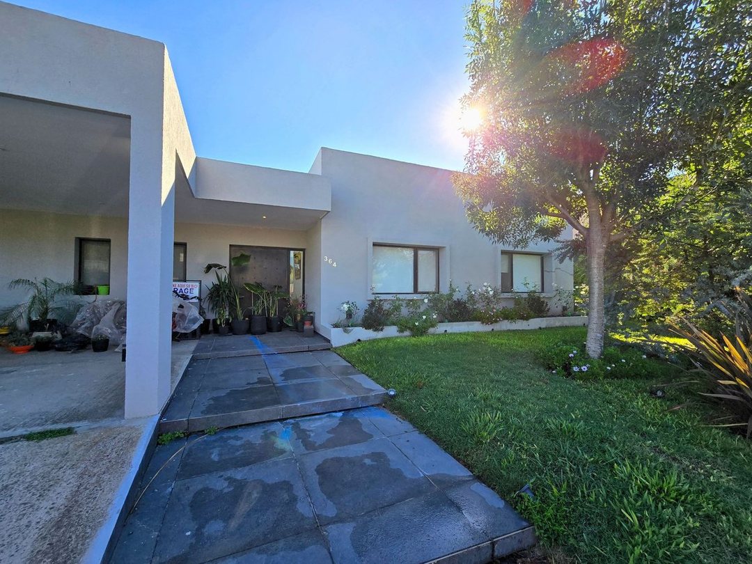 CASA CON PILETA DE 4 AMB EN SAN MATÍAS - ÁREA 3