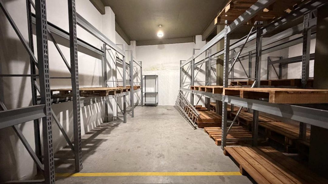 Alquiler depósito c/ oficinas Racks MORON