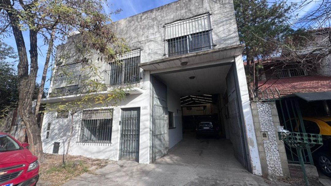GALPON EN ALQUILER SARANDI impecable 420 m2