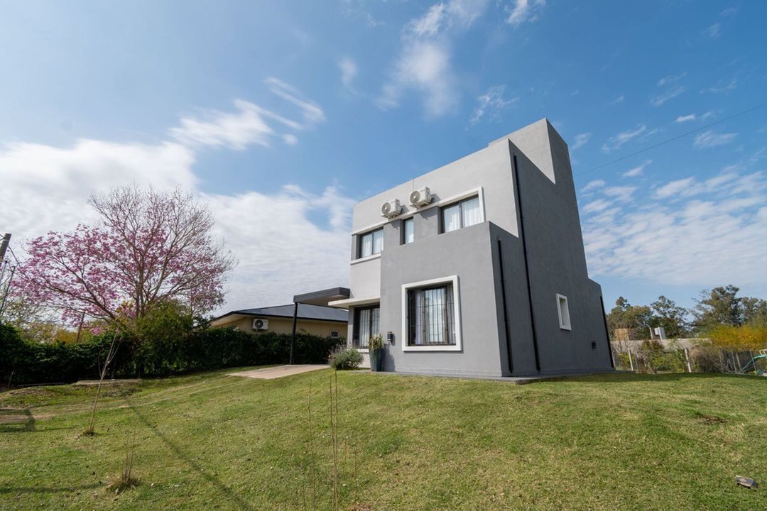 SE VENDE CASA EN LOMAS DE SAN JOSE