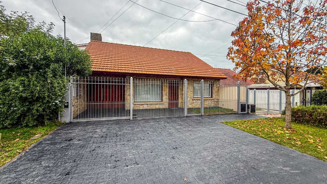 VENTA  CASA 3 AMB QUINCHO CONSTITUCION RECICLADA