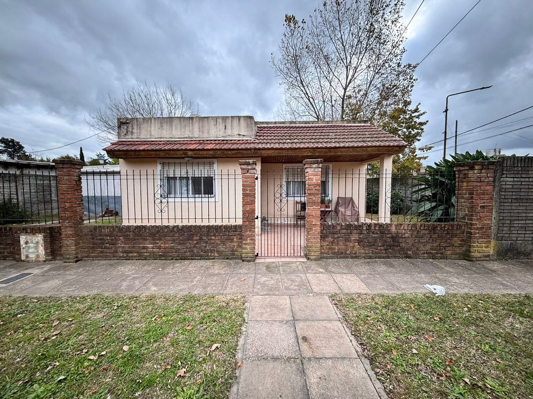 CASA EN VENTA SAN VICENTE - AMPLIO LOTE CON PILETA