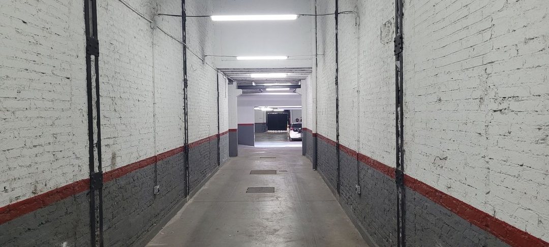 VENTA COCHERA EN MICROCENTRO