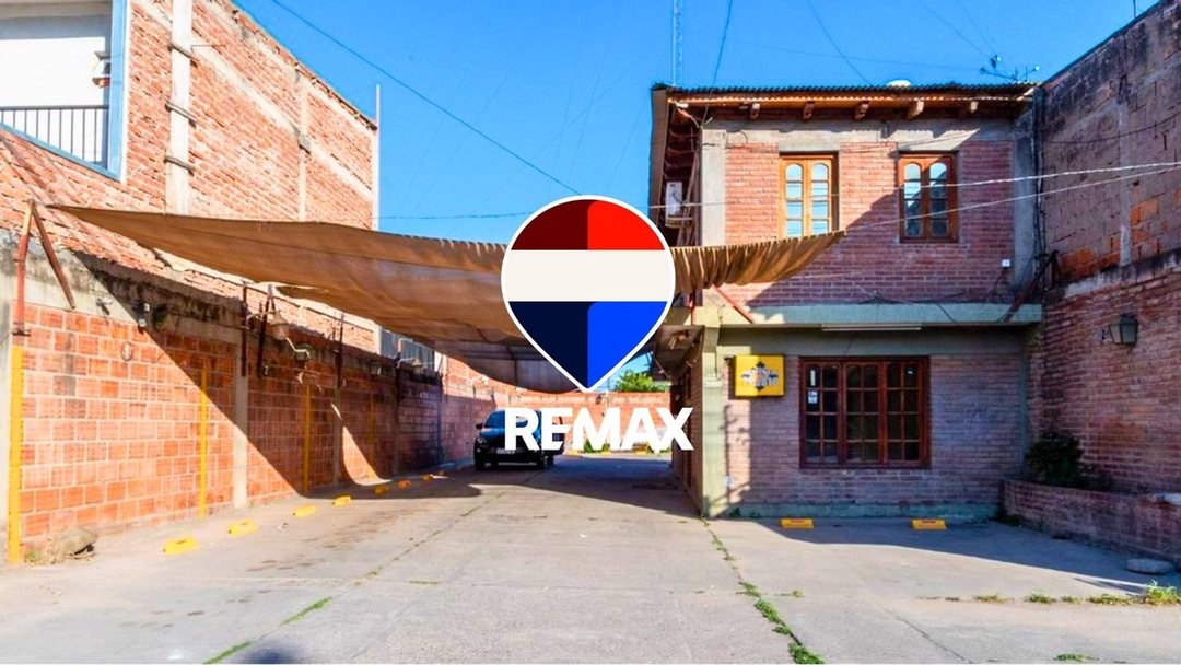 CASA EN VENTA SOBRE AV. EX COMBATIENTES