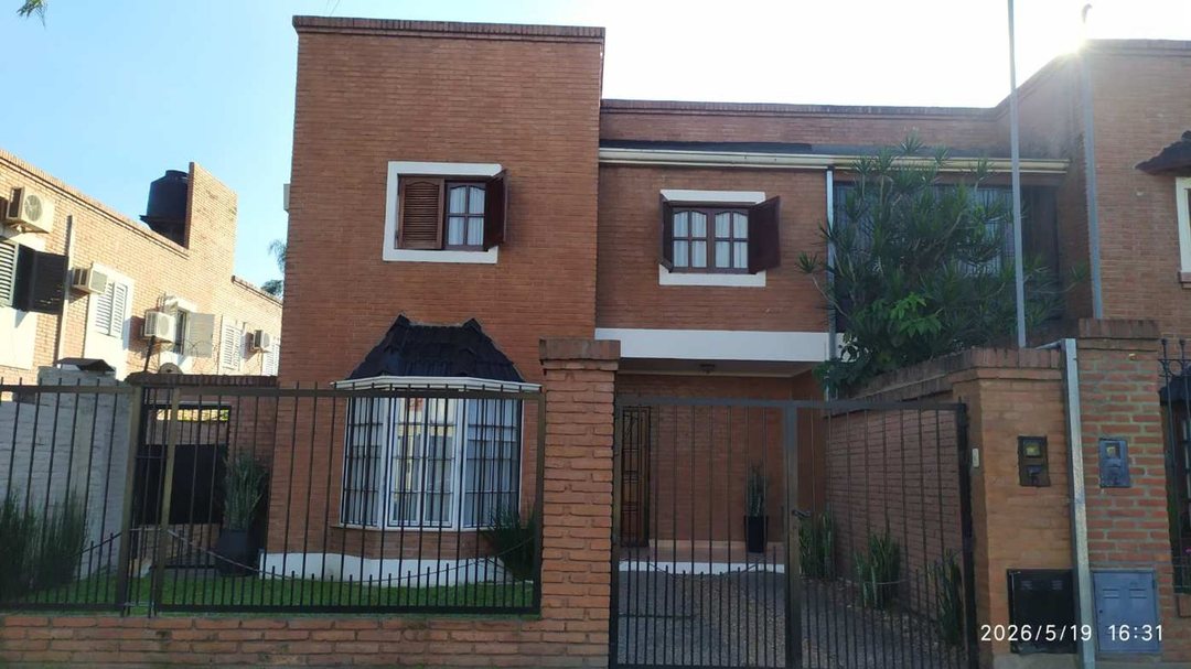 VENTA CASA DUPLEX 2 PLANTAS-ALT. M DE LUNA AL 4000
