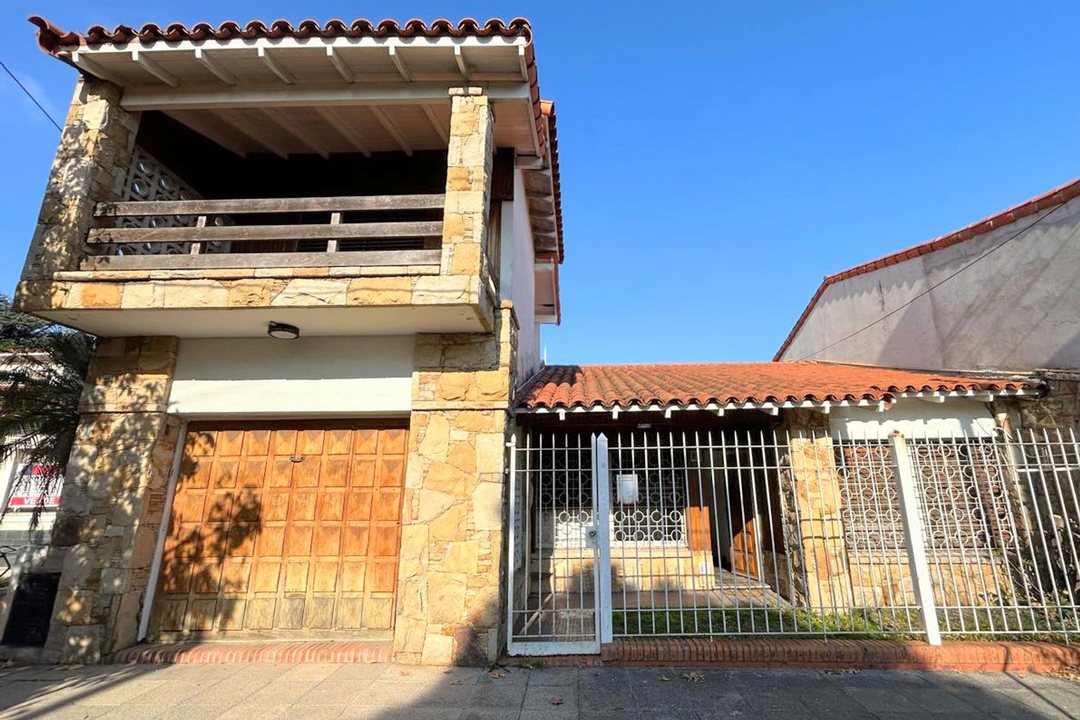 Casa en Bandfiel 4 ambientes APTA CREDITO