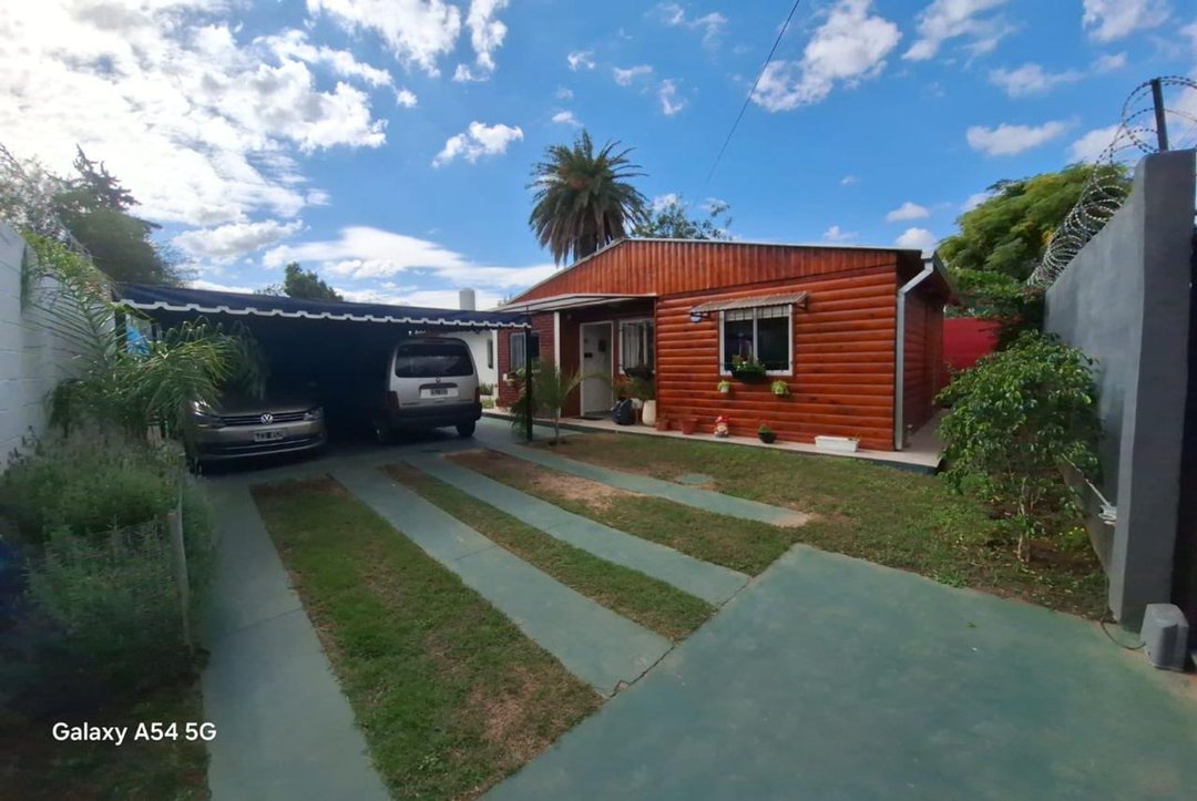 SE VENDE CASA CERRO NORTE 5 DORMI PILETA QUINCHO