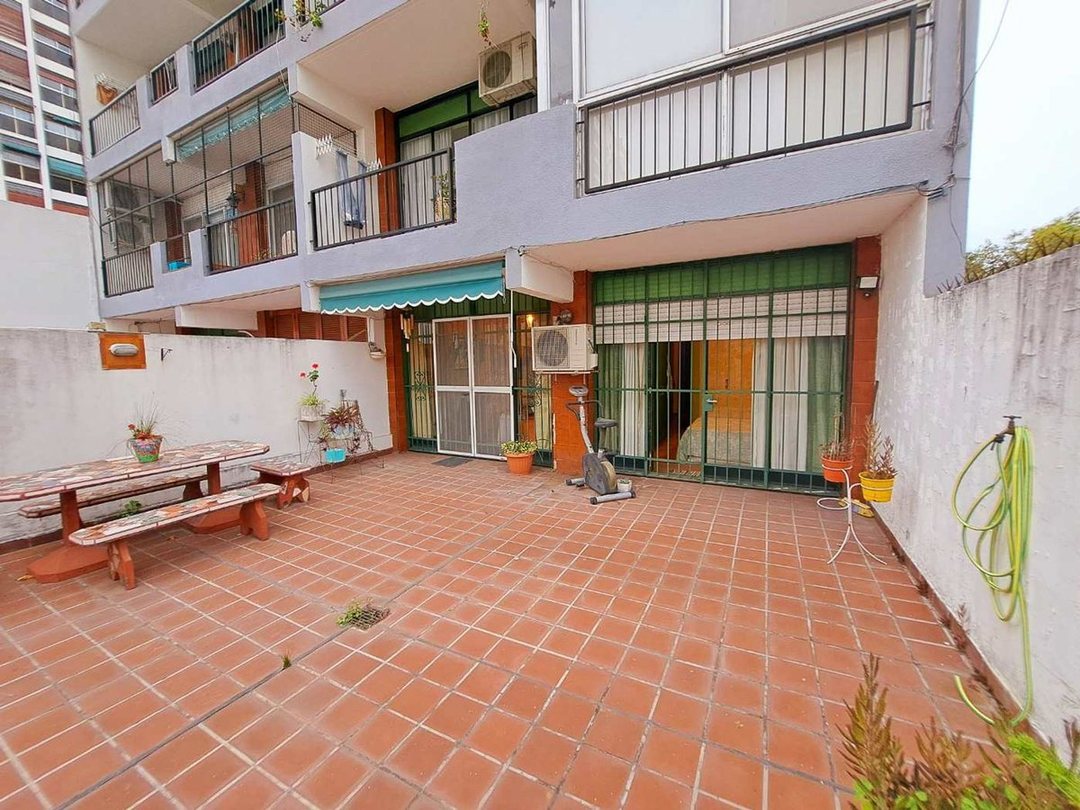 VENTA DPTO QUILMES CON PATIO