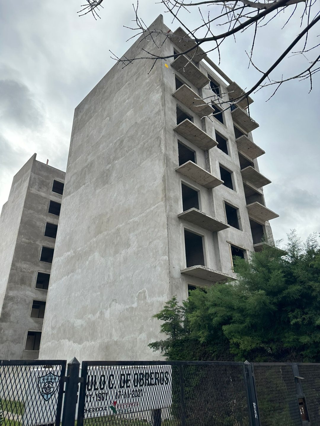 VENTA DEPTO 2/3 AMB APTO PROF. CENTRO DE MORENO
