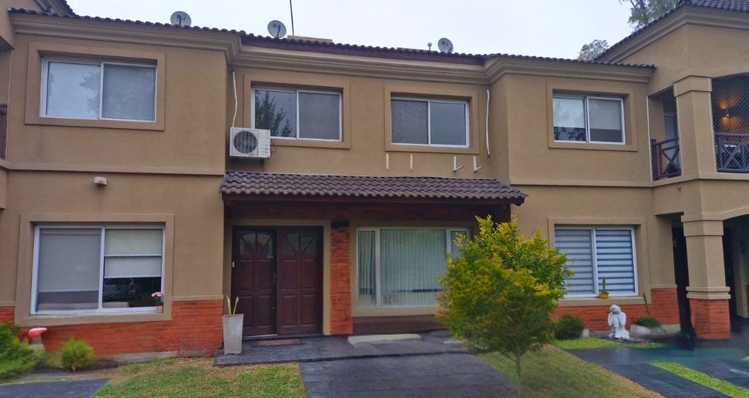 VENTA CASA 4 AMBIENTES  AlLTOS DEL SOL APTO CREDIT