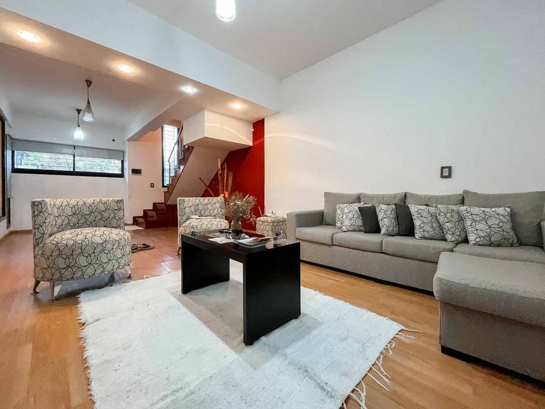 CASA 3 DORMITORIOS EN VENTA LA PLATA 45 Y 23