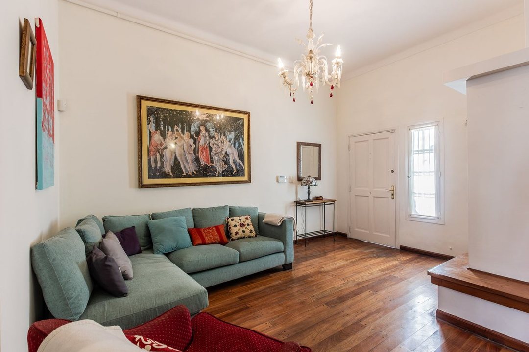 VENTA CASA 6 AMBIENTES. FLORIDA. APTO CREDITO.
