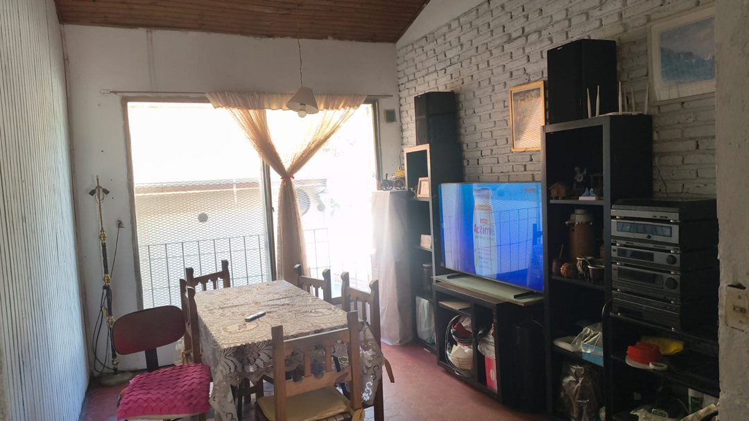 VENTA PH 4 AMB. EN SANTOS LUGARES A REFACCIONAR