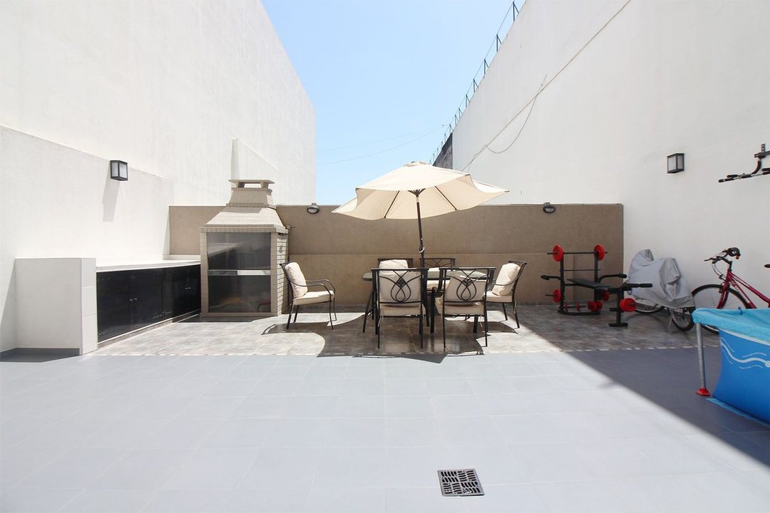 Venta depto 3 amb Patio y Cochera Villa del Parque