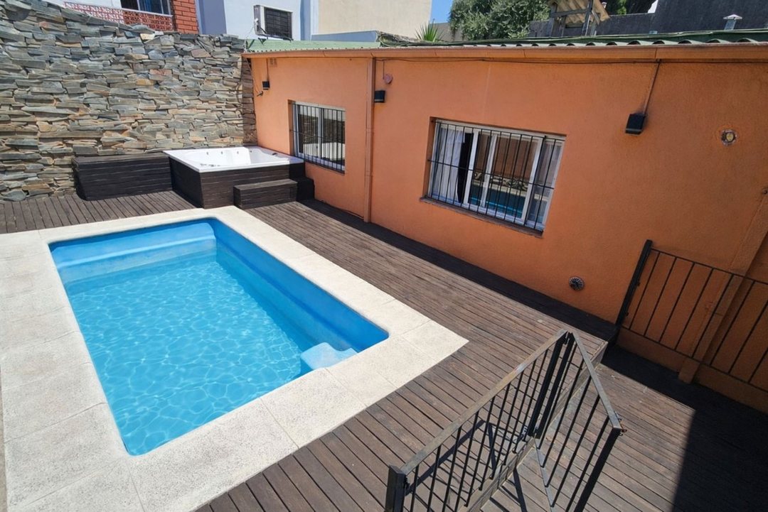 VENTA PH 4 AMB PILETA Y QUINCHO PARQUE AVELLANEDA