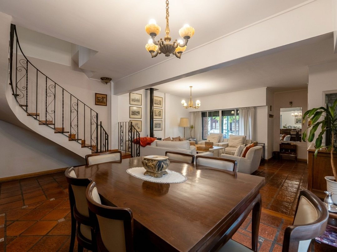 VENTA CASA 5 AMB. SAN ISIDRO EXCELENTE ESTADO