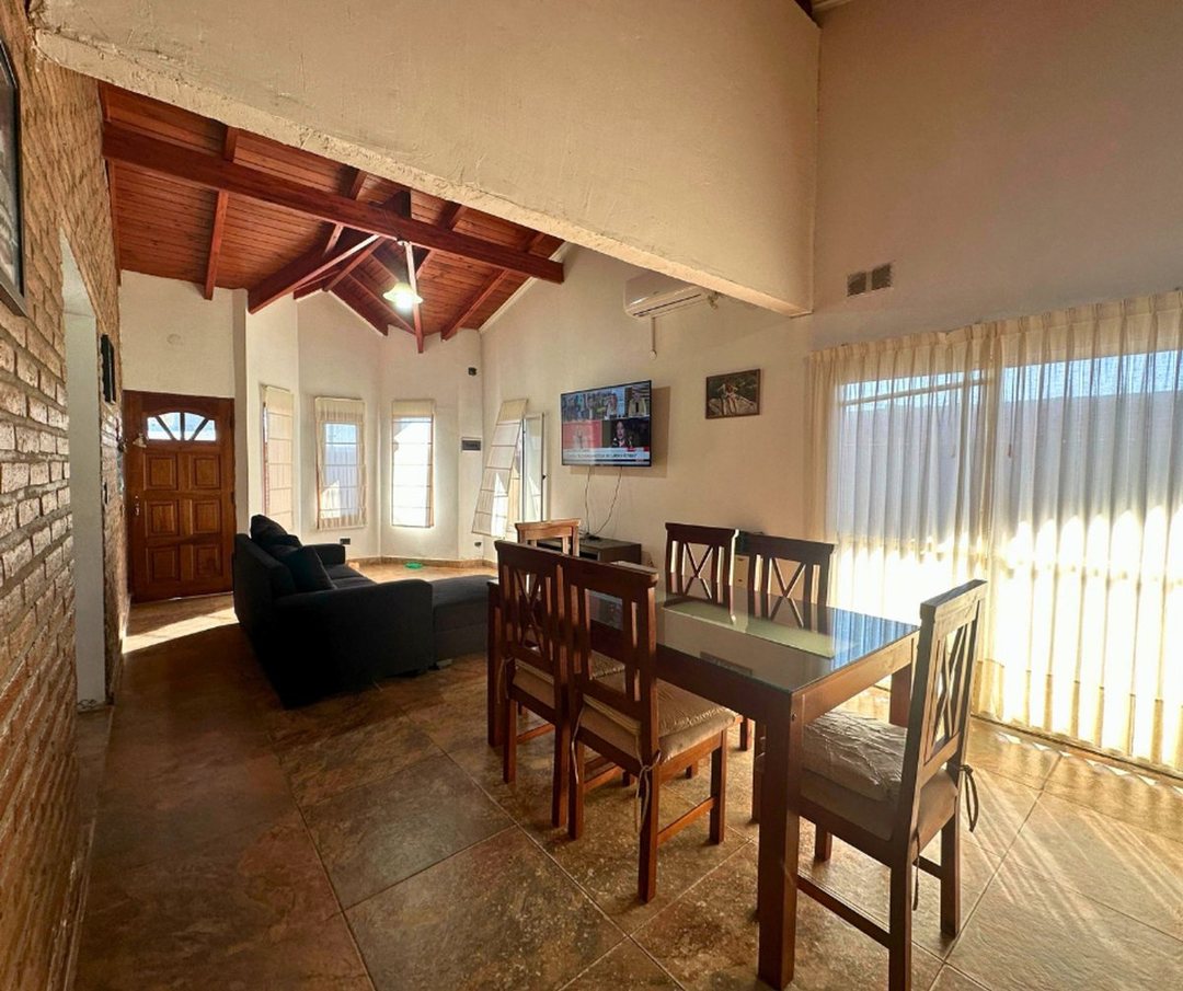 Venta de Casa de 3 Dormitorios con Pileta