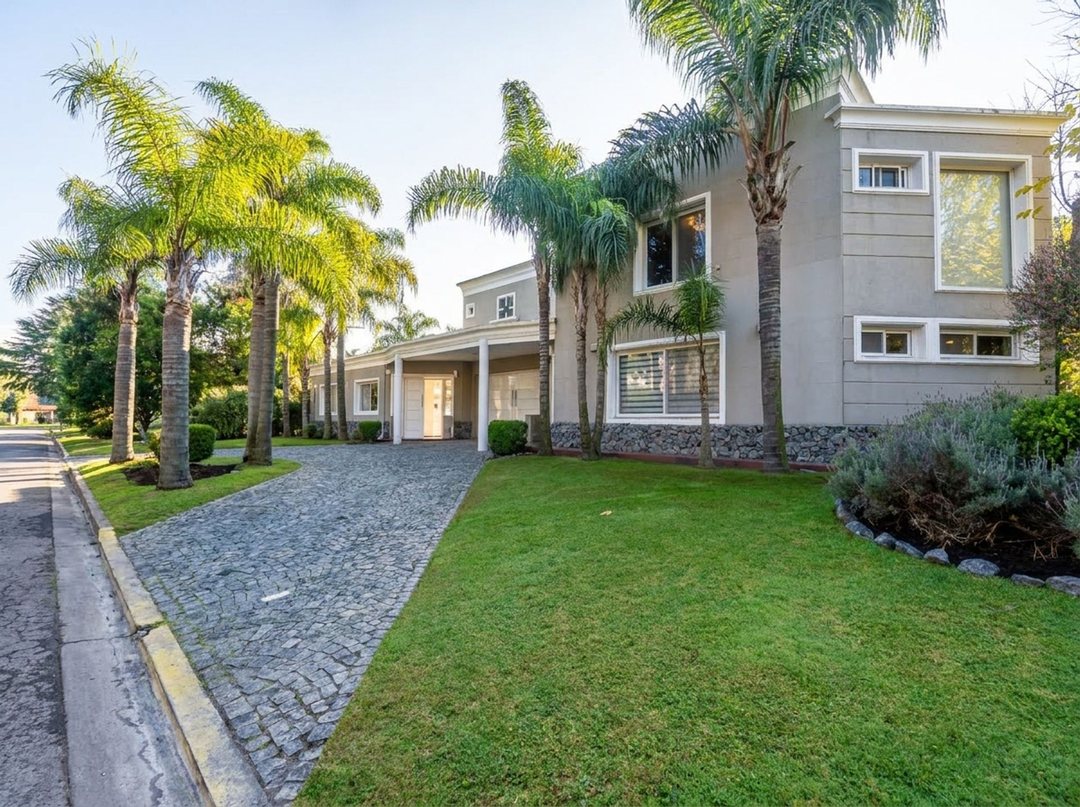 CASA EN VENTA 6 AMBIENTES EN B.C. EL RODAL CANNING