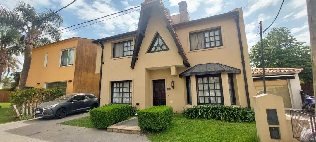 VENTA CASA BARRIO SAN MIGUEL DE GHISO