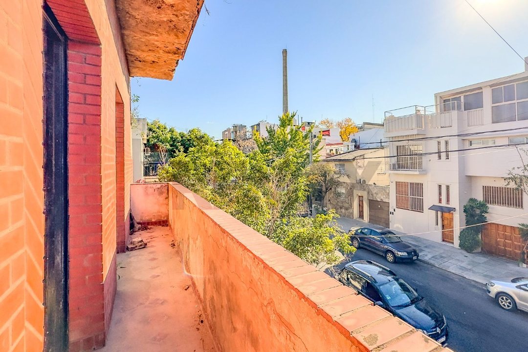 VENTA PH A REFACCIONAR 4 amb PATIO Y TERRAZA BOEDO