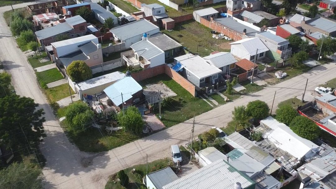 Venta Lote Aeroparque 151 m2  todos los servicios