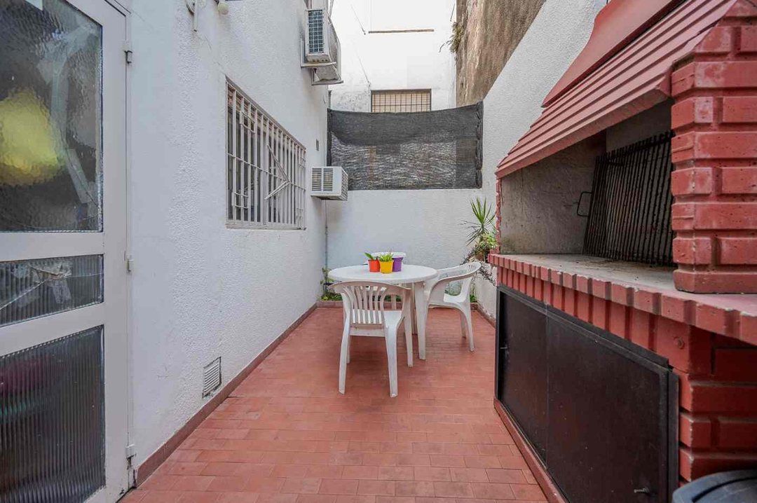 DEPTO EN VENTA 2 DORMIITORIOS CON PATIO Y PARRILLA