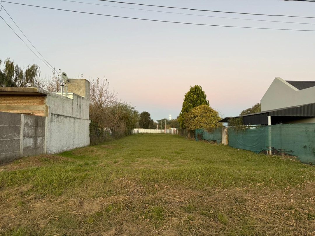 REMAX/VENDE/LOTE/LEHMANN