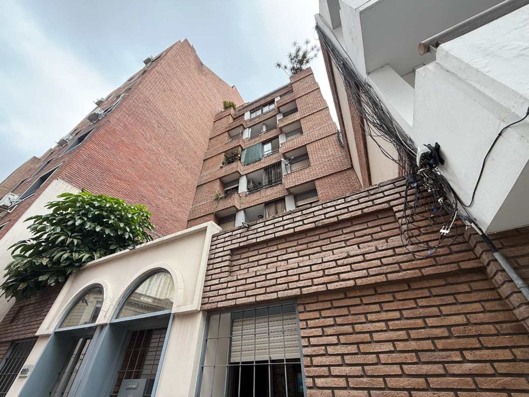 VENTA AMPLIO DEPARTAMENTO 1 DORMITORIO - CENTRO