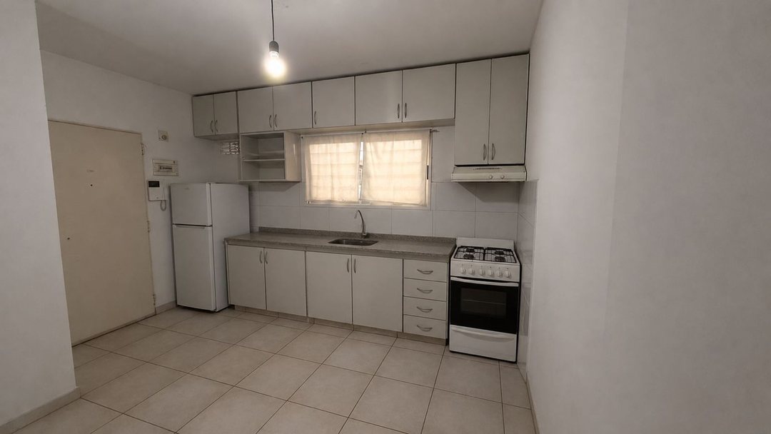 VENTA DEPTO 2 AMB C/COCHERA Y BALCON-CASEROS