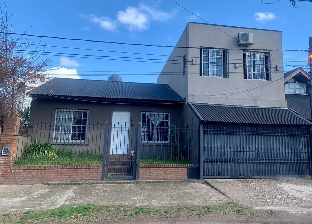 CASA 5 AMBIENTES VENTA INGENIERO MASCHWITZ AMPLIA