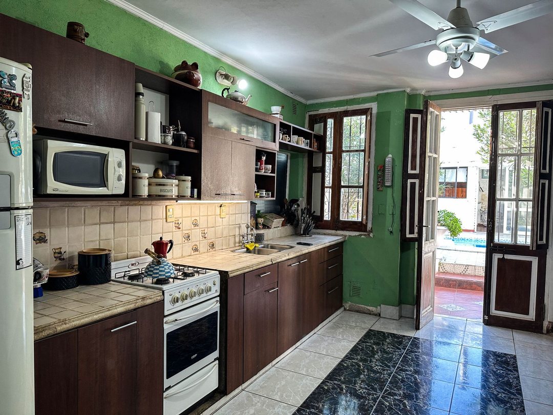 CASA 3 DORM. PILETA 2 COCHERAS EN CANDIOTI NORTE