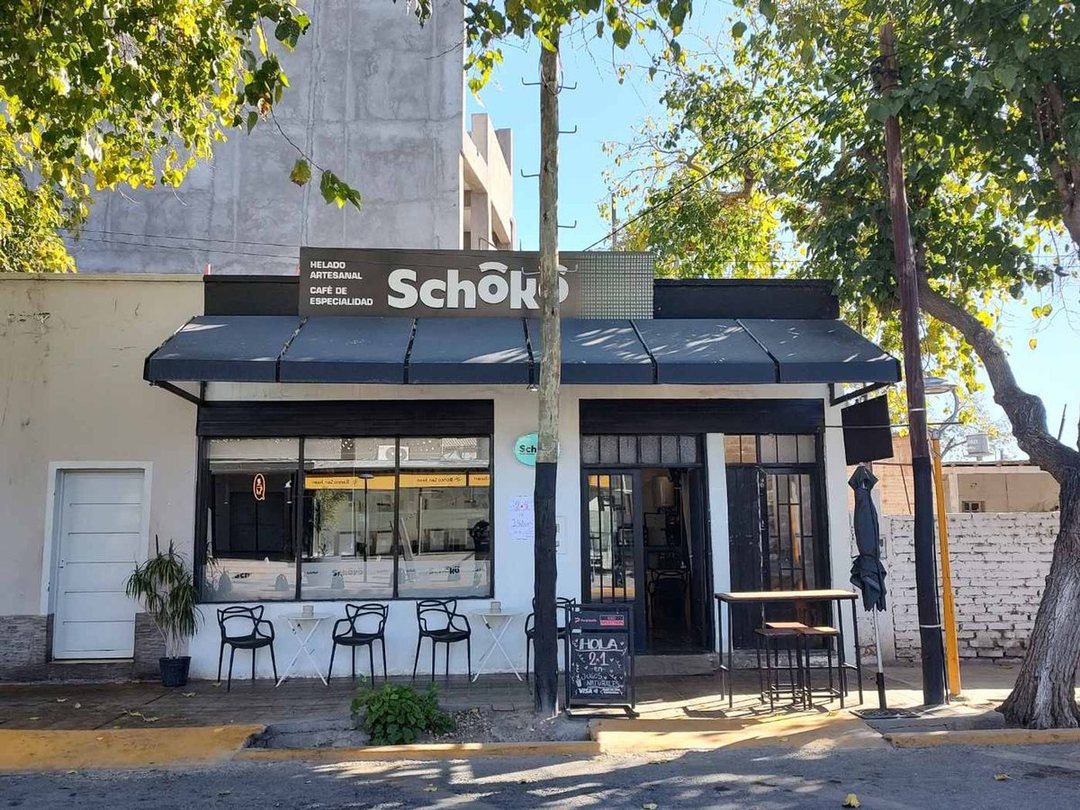VENTA HELADERIA/CAFE A 30 METROS PLAZA SANTA LUCIA