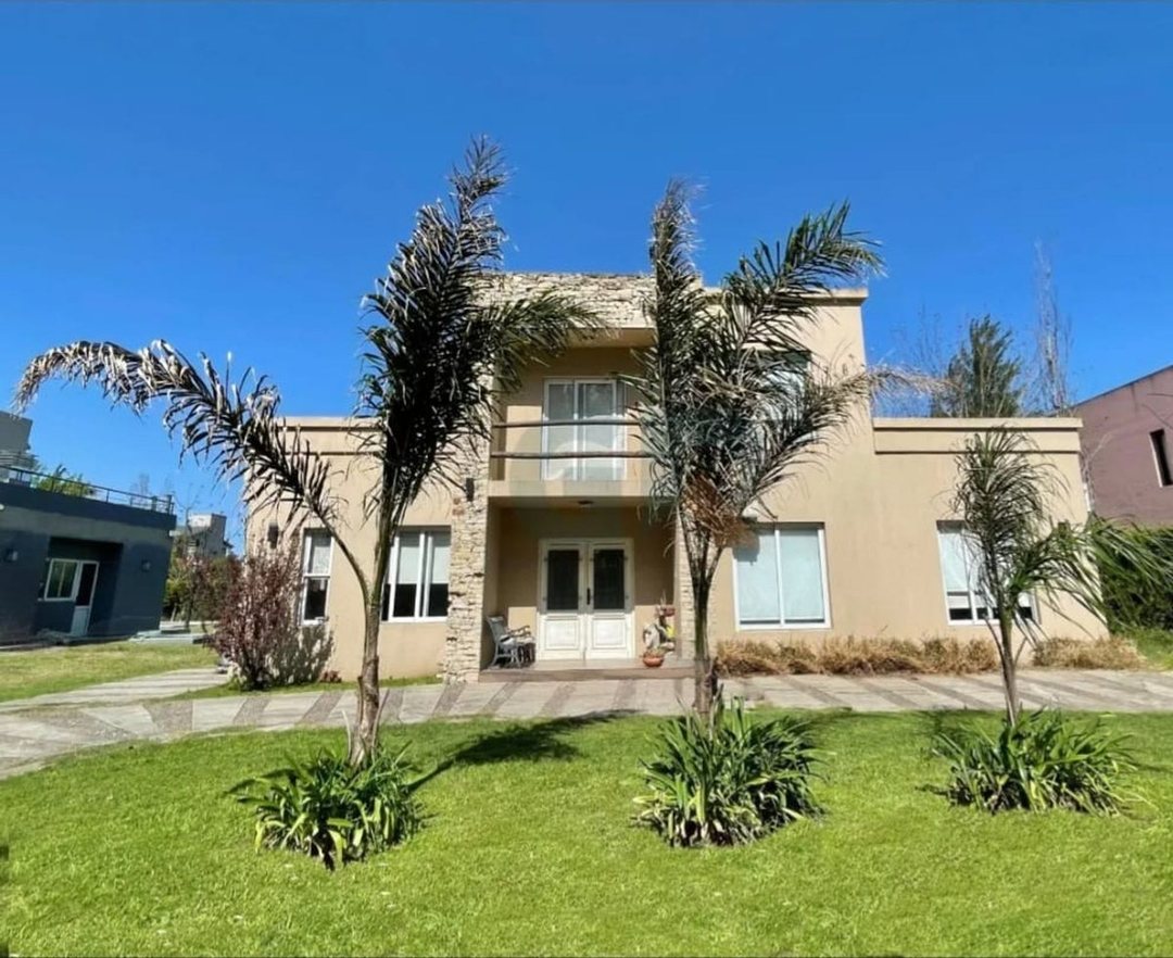 CASA 6 AMBIENTES VENTA ALTOS DE SOL CON PILETA