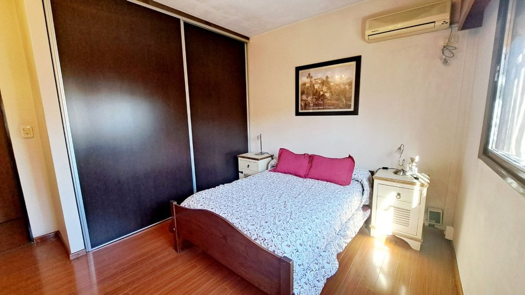 VENTA CASA 6 AMB MULTIFAMILIAR, GARAGE, V. BOSCH