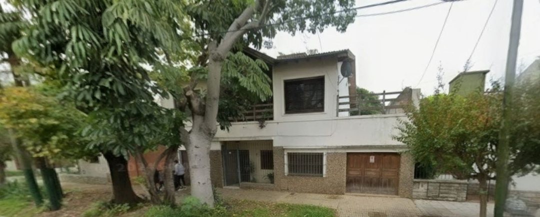 Casa 5 ambientes en Venta Banfield con patio